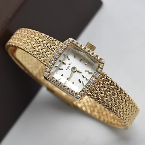 Reloj Mini Gold para Mujer con Movimiento SEIKO, Caja Cuadrada de Latón de Lujo, Correa de Acero Inoxidable con Incrustaciones de Diamantes - Product Image 1