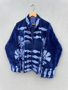 Chaqueta de Invierno de Lujo en Terciopelo Azul Real para Mujer, Chaqueta Corta Acolchada de Terciopelo, Abrigo de Terciopelo Azul Real de Alta Calidad - Product Image 1