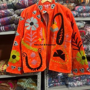 Chaqueta de algodón Suzani hecha a mano en India, chaqueta corta bordada a mano, abrigo unisex, chaqueta corta Suzani hecha a mano - Product Image 5
