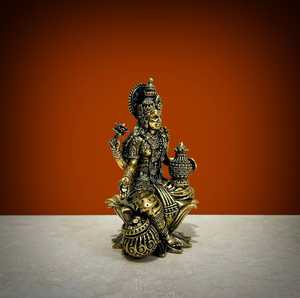 Statue de la déesse Lakshmi en laiton artisanal, moulée dans la cire, pour la décoration de la maison ou du temple - Product Image 6