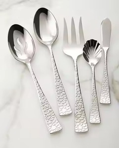 Ensemble de couverts en acier inoxydable, parfait pour des moments de réception élégants et des dîners sophistiqués - Product Image 3