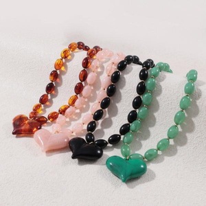 Collier de mode DIY en résine faite à la main, motif pyramide religieuse féerique, de ILAHI - Product Image 3