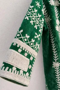 Elegant Women <b>Green</b> <b>Velvet</b> Suzani Long Jacket Floral Embroidered Full Sleeve Stand Collar Bohemian Ethnic Style Winter Outerwear - Product Image 5