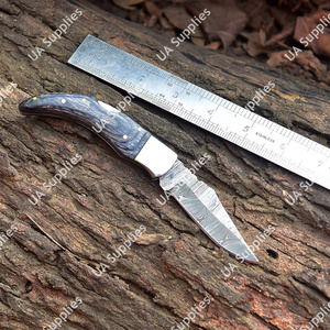 Cuchillo de bolsillo plegable hecho a mano con hoja de acero de Damasco OBM, mango de madera Pakka, bloqueo trasero y funda de cuero para uso industrial y utilitario. - Product Image 6