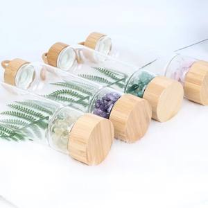 Verre personnalisé avec logo, en gros, pour elixir infusé de pierres précieuses naturelles et de quartz, 500 ml, avec couvercle en bambou, résistant à l'eau bouillante - Product Image 1