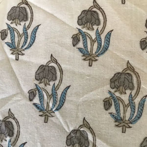 Tela de algodón estampada a mano – Base blanca con estampado floral Buti en gris y azul, textil artesanal indio - Product Image 1