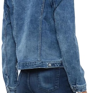 แจ็คเก็ตยีนส์ครอปพรีเมียมสำหรับผู้หญิง แจ็คเก็ตยีนส์สั้นลำลองบุผ้าลินิน สไตล์สตรีทแวร์สำหรับฤดูใบไม้ร่วง ผู้ผลิต OEM - Product Image 4