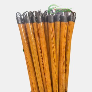 Tête de balai en plastique de conception de grain enduit de PVC de haute qualité Vietnam bâton de balai en bois 120cm pelle à poussière emballée Machine de nettoyage - Product Image 1