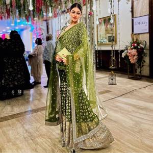 Hermosa Ropa India y Pakistaní, Elegante Conjunto de Top, Pantalón y Dupatta para Fiestas - Product Image 5