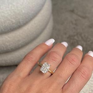 Anillo de Compromiso con Diamante Cultivado en Laboratorio de Corte Radiante de 3 Quilates _ Certificado IGI _ Halo Oculto Solitario _ Oro Sólido de 14K - Product Image 1