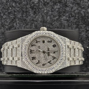 Reloj de Hombre Personalizado, Cronógrafo Mecánico, Completamente Adornado con Moissanita Redonda, Clásico, con Fecha, Esfera con Números Romanos, Regalo - Product Image 1