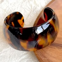 Bracelet en résine à imprimé léopard personnalisé, style vintage unique pour femmes, accessoires de mode pour dames par Universal Overseas