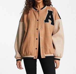 Veste universitaire pour femmes, fermeture à boutons, coupe ample, grande taille, en polaire, pour étudiants, veste de sport universitaire avec logo personnalisé - Product Image 4