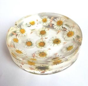 Cenicero de Resina de Primera Calidad con Superficie Resistente al Calor para una Decoración Elegante del Hogar - Product Image 2