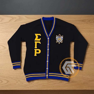 Tesoros Griegos: Sudadera Casual de Invierno con Cuello en V y Botones, Bordado Acrílico Personalizado Sigma Gamma Rho, Tejido Plano, para Hermandades - Product Image 4