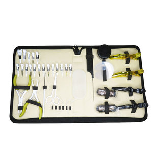 Herramientas y Accesorios para Extensiones de Cabello 100% Originales del Fabricante: Alicates para Abalorios, Protector, Peine de Cola, Abalorios con Estuche de Cuero - Product Image 3