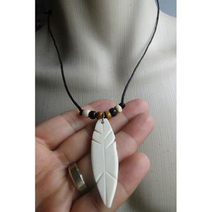 Collar Étnico Hecho a Mano con Tallado en Hueso, Estilo Tribal Boho, con Cristales, Accesorio de Moda para Regalo - Product Image 3