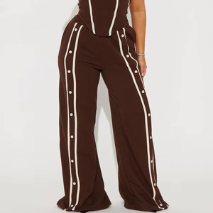 กางเกงขายาวสีน้ำตาลช็อกโกแลตแบบสั่งทำพิเศษ ขอบเอวแบบ Snap ขากว้าง แต่งแถบสีตัดกัน กางเกงแฟชั่น ผู้ผลิต OEM กางเกงผู้ชาย - Product Image 1