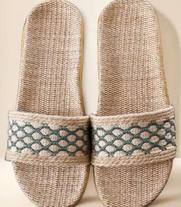 Pantuflas de Lino de Comercio Justo, Sandalias de Lino Unisex para Verano, Sandalias con Patrón Floral Tejido, Pantuflas de Baño de Comercio Justo - Product Image 1