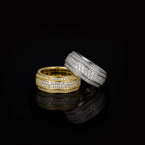 Anillo de Eternidad de Lujo en Oro Amarillo con Moissanita, Engaste Pavé, Corte Brillante Redondo, Joyería de Boda Unisex - Product Image 6