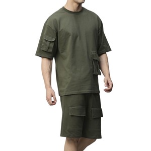 2026 เสื้อยืดคาร์โก้สีเขียวสำหรับผู้ชายดีไซน์ใหม่และกางเกงขาสั้นมีกระเป๋าชุดสองชิ้นชุดลำลองสไตล์สตรีทแวร์ขนาดใหญ่คุณภาพสูง - Product Image 3