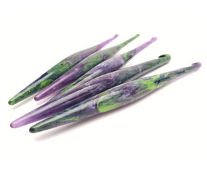 Ganchos de crochet ergonómicos de primera calidad, hechos a mano, de resina de 2.5 mm, los mejores regalos de la India para mujeres. - Product Image 6