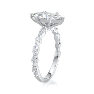 Anillo de Compromiso con Diamante Cultivado en Laboratorio de Corte Marquesa de 5.40CT, Oro Blanco con Piedras Laterales, Joyería Fina para Novia, Venta al Por Mayor - Product Image 4