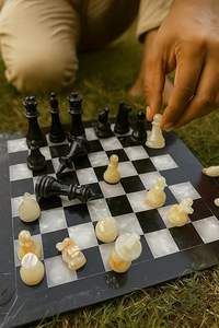 Ensemble d'échecs en marbre de luxe Venktesh Designs, échiquier fait main, pièces sculptées, aspect saphir noir, cadeau pour les amateurs d'échecs - Product Image 2