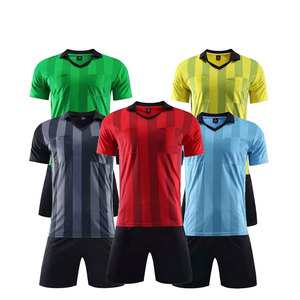 Uniforme de Fútbol de Manga Corta para Adultos Unisex al por Mayor, Rojo y Verde, Personalizado con Nombre y Número, 100% Poliéster, Secado Rápido y Transpirable - Product Image 1