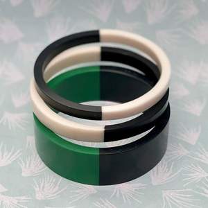 Bracelets en résine au design contemporain, accessoires de bijoux fantaisie - Product Image 3