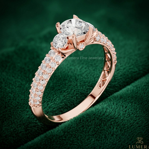 Anillo de Compromiso de Lujo en Oro Rosa de 14K y Chapado en Oro de 18K con Tres Diamantes, Corte Redondo, Pavé, Certificado IGI, Anillo de Boda para Mujer - Product Image 4