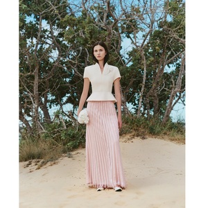 Nueva Tendencia 2026 Faldas Largas para Mujer ODM NORAH LONG SKIRT Falda Larga Elegante de Cintura Alta con Pliegues Verticales en Blanco - Product Image 6