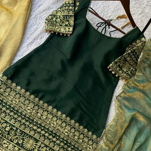 Conjunto de Tres Piezas de Ropa Étnica Festiva para Mujer, Top de Seda Romana con Bordado de Lentejuelas, Pantalones Palazzo Zimmy Choo y Dupatta, Tallas M a XXL - Product Image 1