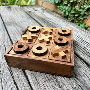 Dominos en bois, dés, puzzles, jeux d'échecs de différentes tailles - Product Image 1