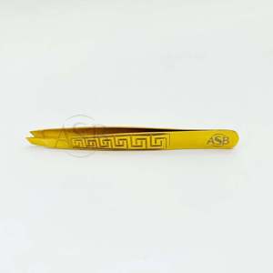 Pinzas de Punta Inclinada de Nuevo Diseño 2026, Pinzas para Cejas de Acero Inoxidable con Logotipo Personalizado Chapado en Oro, OEM - Product Image 1