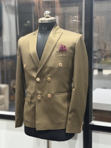 Blazer de costume vert olive croisé pour homme, veste formelle ajustée pour mariage, costume d'affaires et occasions spéciales - Product Image 4