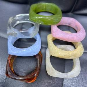 Brazalete Geométrico Irregular para Mujer, Joyería de Resina Acrílica, Accesorio de Mano, Pulsera con Patrón Marmoleado Grueso - Product Image 5