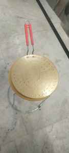 Plancha para Roti de Latón Puro Hecha a Mano, Utensilio de Cocina Tradicional Indio, Plancha Ayurvédica para Roti, Cocina Saludable - Product Image 5