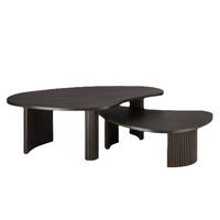 Ensemble de tables basses gigognes modernes et minimalistes noires, forme organique, pieds cylindriques cannelés, plateau en faux marbre, durable et écologique Dendro
