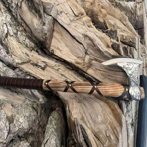 Hacha Tradicional Estilo Vikingo, Hecha a Mano con Mango de Madera, Herramienta para Acampar al Aire Libre y Trabajos en Madera, Decoración Nórdica, Regalo para Coleccionistas - Product Image 3