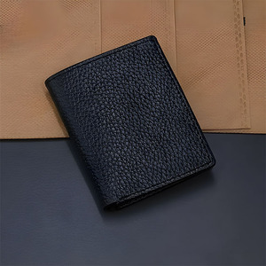 Tarjetero vertical de piel sintética negra, elegante, compacto, para viajes, con doble ranura funcional para tarjetas de identificación, ideal para negocios. - Product Image 1