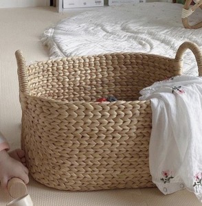 Panier de rangement multifonctionnel et polyvalent en jacinthe d'eau tressée, forme ovale, écologique, avec poignée, pour la maison - Meilleures ventes - Product Image 3