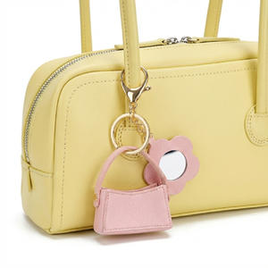 Llavero de Cuero PU con Espejo en Forma de Flor, Color Personalizado y Logotipo Personalizado, Alta Calidad, Accesorio de Maquillaje Diario para Chicas - Product Image 4