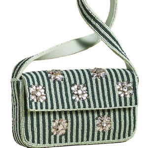 Sac à main pochette bohème style Banjara en suède à franges et perles, Sacs de rangement bohèmes style Banjara en suède à franges et perles - Product Image 1