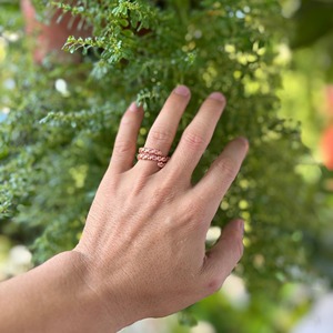Bague en cuivre au design moderne et unique, cadeau fait main, bijoux artisanaux en cuivre, cadeau de mariage personnalisé - Product Image 1