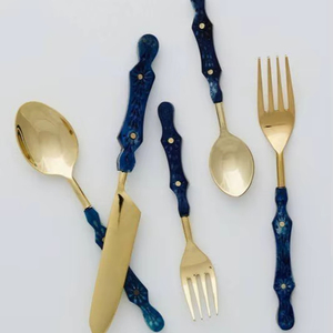 Couverts de luxe de style royal, conçus pour des réceptions grandioses, une présence élégante à la table et une hospitalité inoubliable. - Product Image 1