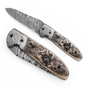 Couteau de chasse et de camping pliant en acier Damas de qualité industrielle personnalisé - Manche en os de chameau gravé au laser, longueur totale de 19 cm - Product Image 1