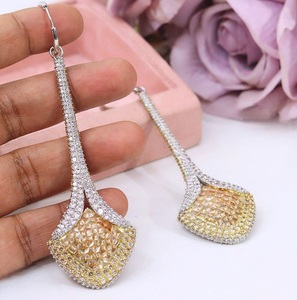 Aros de Moda con Circonitas Plateadas en Plata de Ley de Alta Calidad, Adorables y Elegantes, para Mujer, Ideales para Fiestas y Eventos Nocturnos - Product Image 3