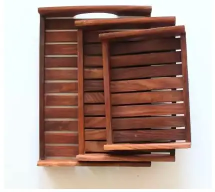 उच्च गुणवत्ता लोकप्रिय डिजाइन अद्वितीय शैली प्राकृतिक हस्तनिर्मित लकड़ी की सर्विंग ट्रे फलाक वर्ल्ड से रसोई में पहनने के लिए उपयोग करें