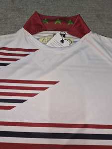 เสื้อเจอร์ซีย์แบบซับลิเมชั่นสั่งทำพิเศษ โลโก้ด้านหน้า โพลีเอสเตอร์ 100% สำหรับการแข่งขันและฝึกซ้อม ระบายอากาศได้ดี แขนสั้น ทรงปกติ เสื้อผ้าสำหรับผู้ใหญ่ - Product Image 2